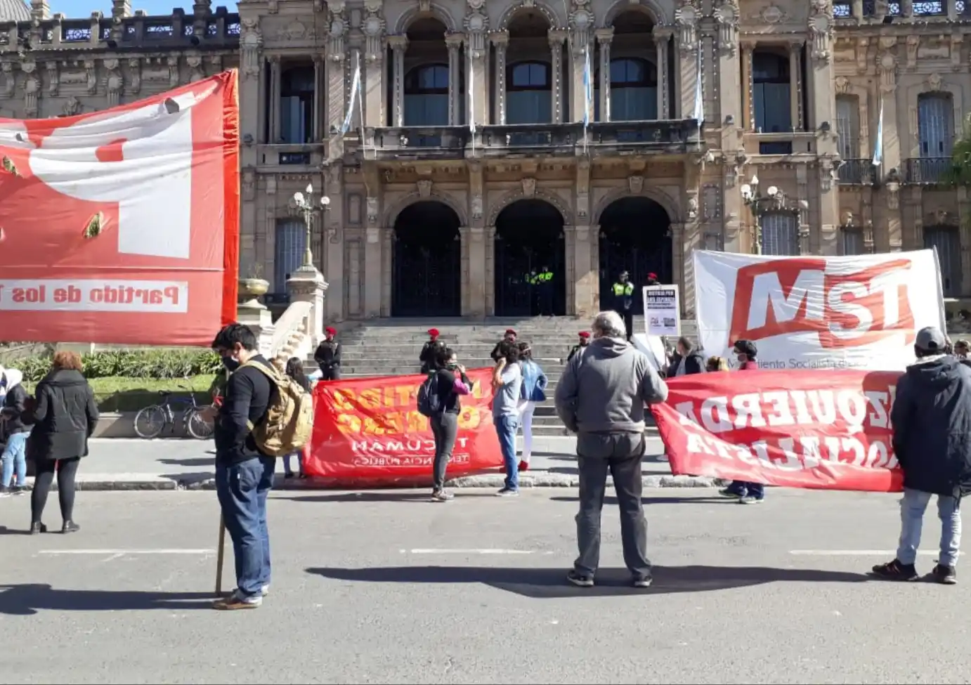 PLAZA INDEPENDENCIA. Reclaman justicia por Espinoza.