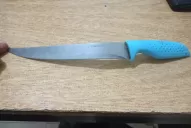 Atacó a su esposa con un cuchillo: sus hijos evitaron que la asesinara