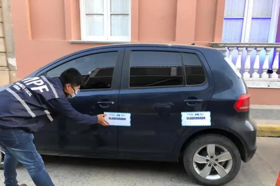 EL VEHÍCULO SOSPECHOSO. El VW Fox del subcomisario Montenegro habría sido utilizado para llevar el cadáver.