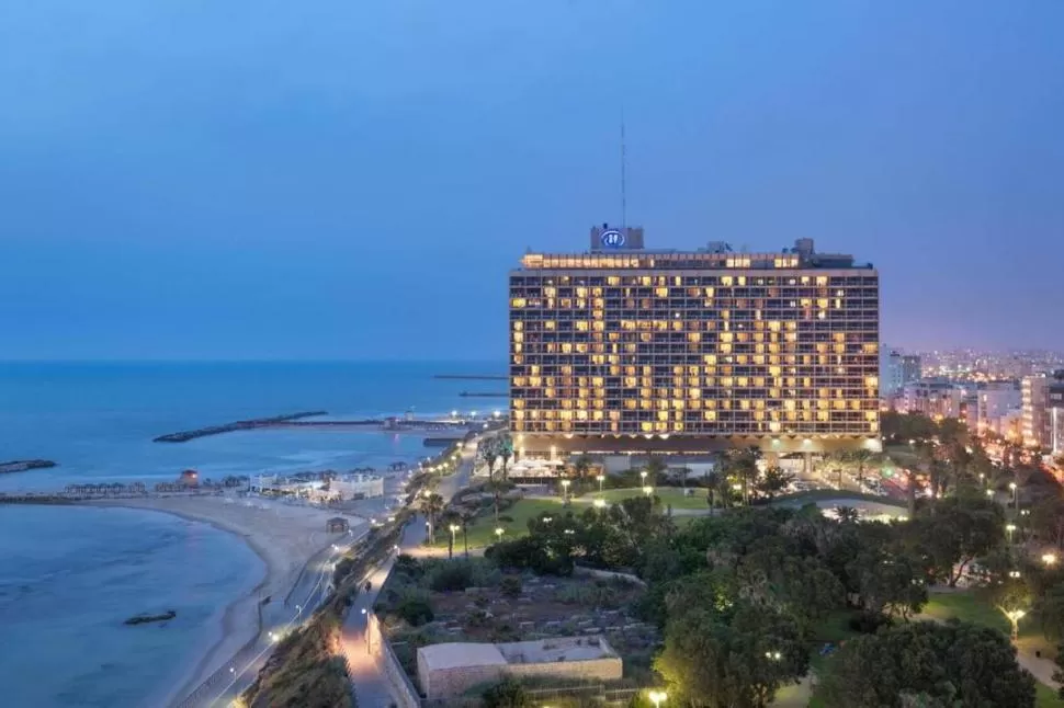UNA IMAGEN EMBLEMÁTICA PARA LA OBRA. El Hotel Hilton de Tel Aviv es el escenario de situaciones que se tornan sustanciales en la novela de Krauss. 