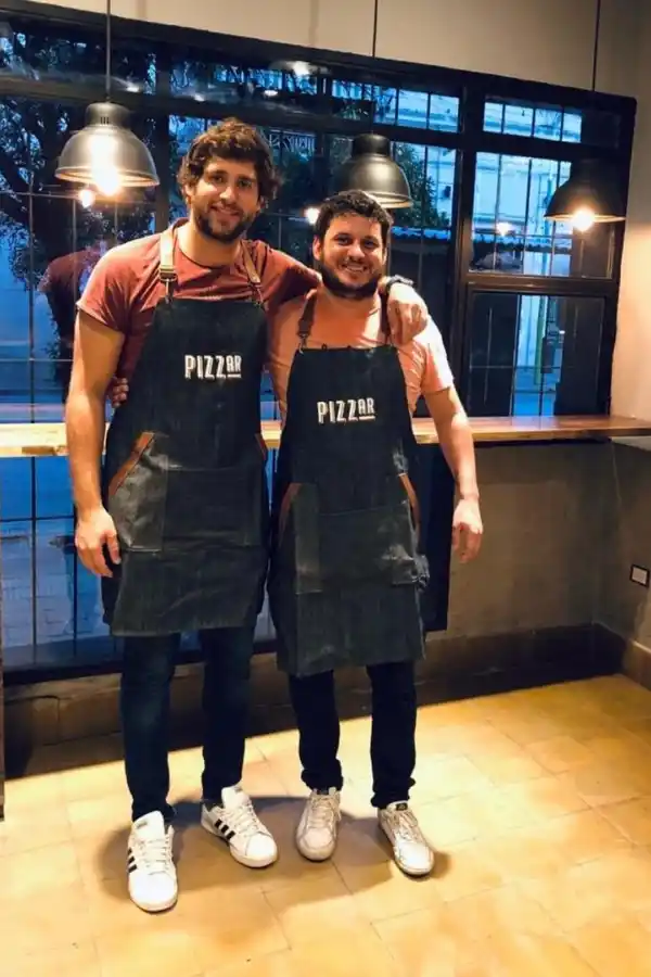 PIZZAS. En abril, Paz y Ferreyra abrieron su negocio en Barrio Norte. 