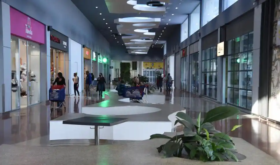DESPUÉS DE 65 DÍAS. Galerías y shoppings reabrirán hoy sus puertas. ARCHIVO LA GACETA / FOTO DE JOSÉ NUNO
