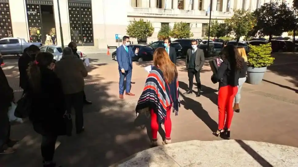 REUNIÓN. Abogados disconformes con el funcionamiento del Poder Judicial discuten sobre cómo hacer oír sus reclamos. la gaceta 