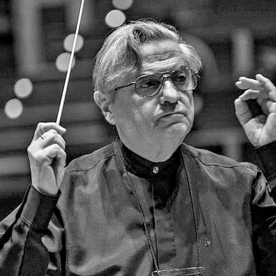 OBJETIVO. Benzecry procura desarrollar en los jóvenes el sentido de cooperación para poder hacer música. 