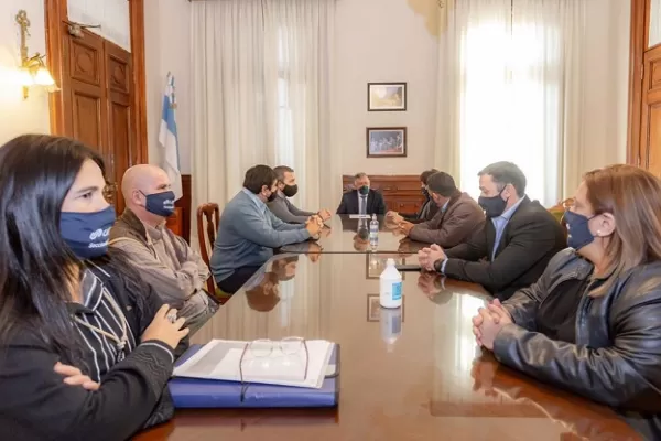 Los estatales empezarían a retornar al trabajo a partir del 8 de junio