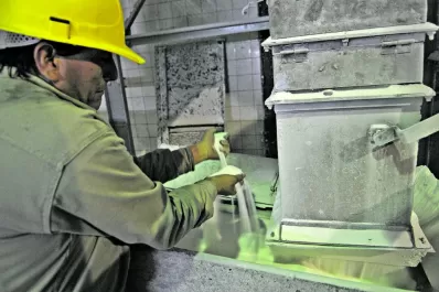 Un economista proyectó una caída del 12% del PBI para este año y una recuperación del 9% en 2021