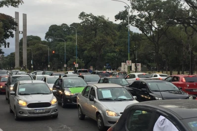 Médicos tucumanos protestaron en caravana: no somos delincuentes