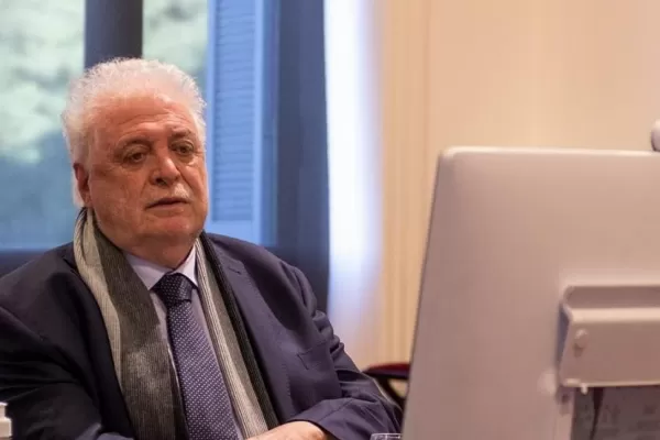 Ginés estimó que falta un mes para el pico