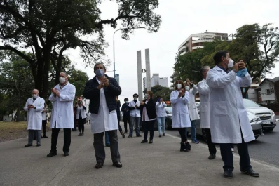 Bocinazo de profesionales de salud: “no somos delincuentes, somos médicos”