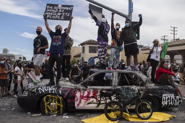 Sábado de furia en Los Ángeles por las protestas tras el asesinato de Floyd en manos de la policía