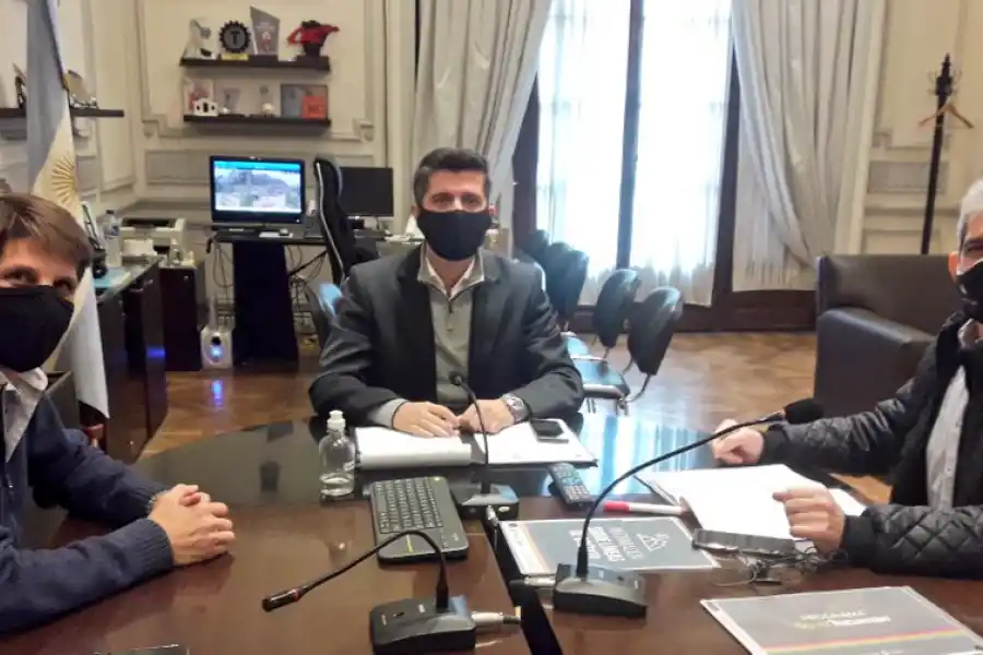 MESA DE DIÁLOGO. El Ente de Turismo y el sector hotelero y gastronómico analizan la situación. Foto: Ente Tucumán Turismo.