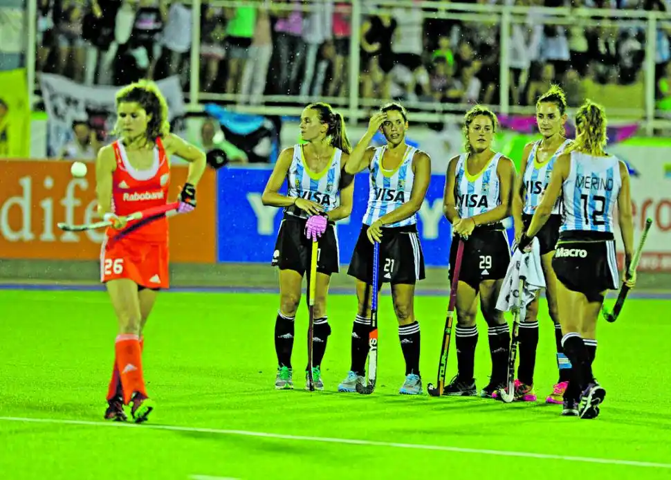SALVADAS. Las Leonas y los otros seleccionados de hockey abandonaron la provincia justo a tiempo. 
