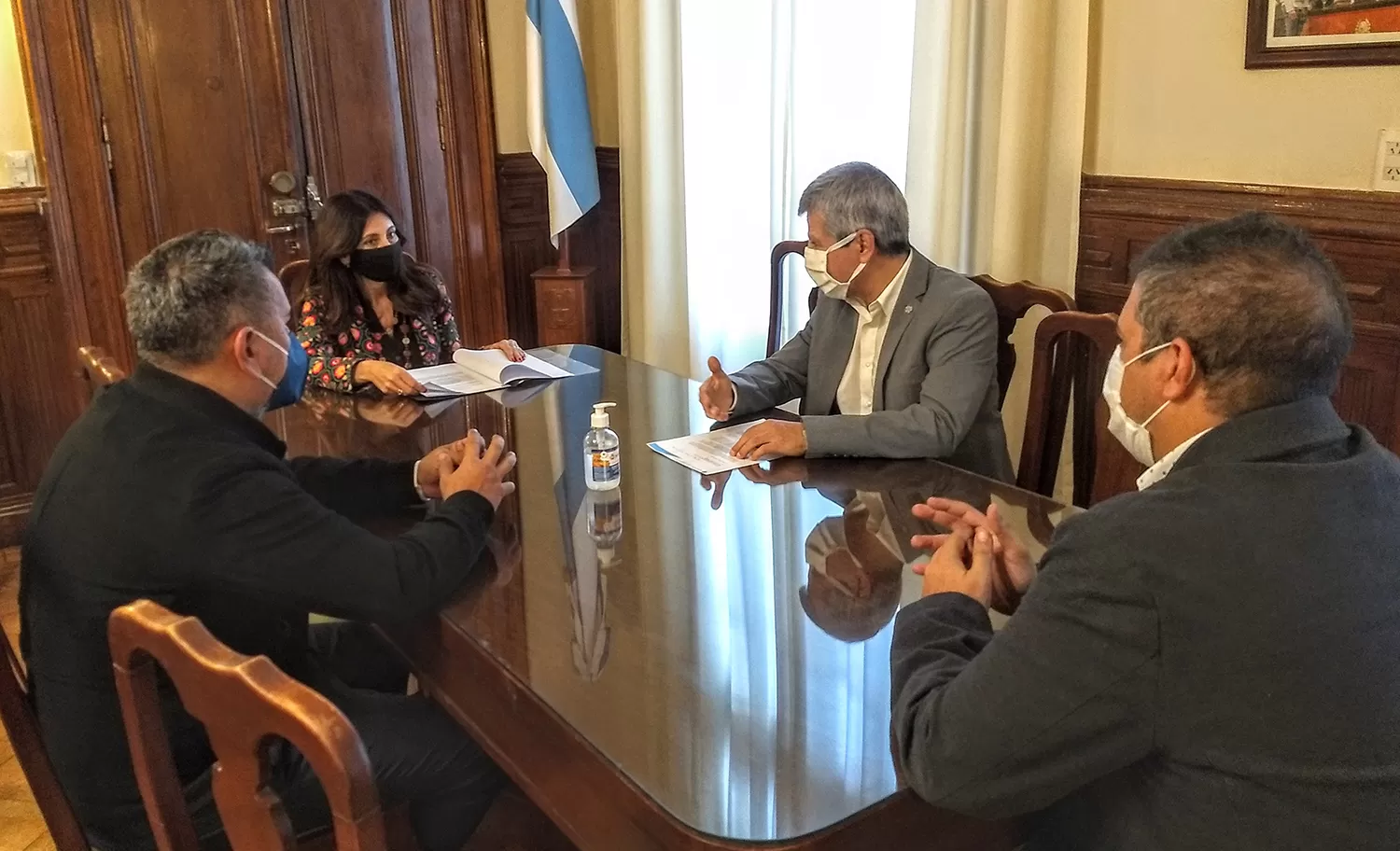 Di Pinto visitó a la ministra Vargas Aignasse en su despacho. 