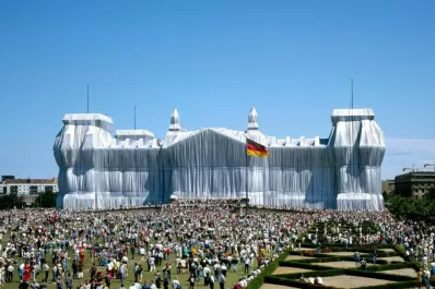 Artes visuales: el artista Christo transformó el paisaje