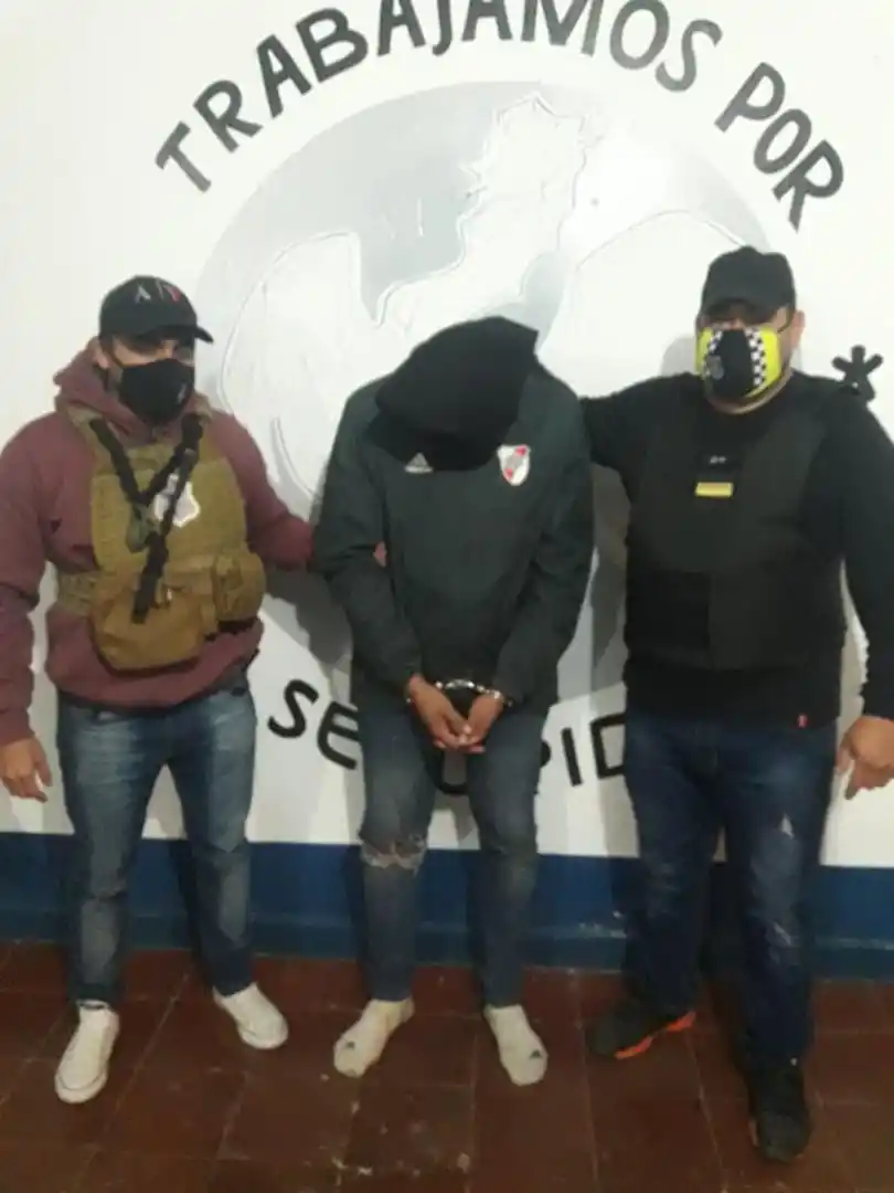 EN EL MOMENTO. Atraparon a uno de los integrantes de la banda.  