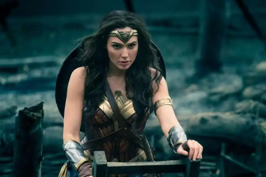 “MUJER MARAVILLA”. Gal Gadot interpreta a la heroína, en esta superproducción de aventura y romance. 