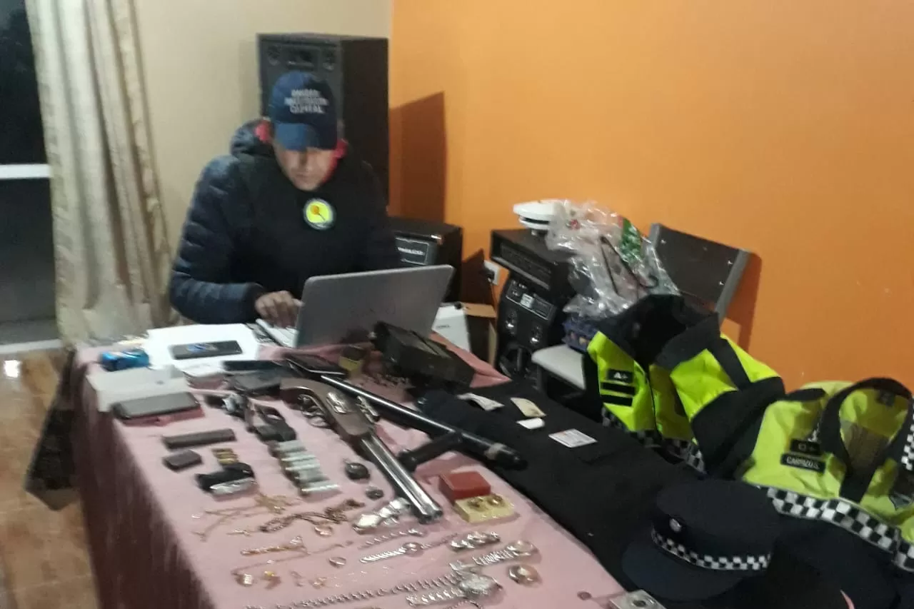 Dos detenidos tras ocho allanamientos en distintos barrios de la capital tucumana
