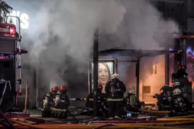Comenzaron los peritajes en la perfumería porteña en la que murieron dos bomberos