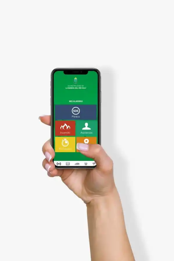 SISTEMA DE SEGURIDAD. El dispositivo fue presentado el lunes durante un acto oficial; los celulares se conectan al centro de monitoreo local.   