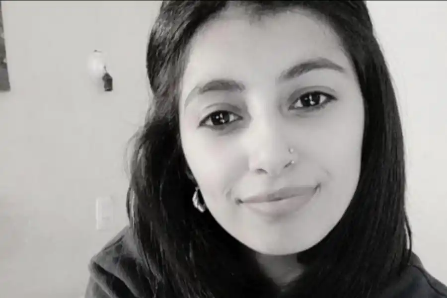 ANTONELLA LAFFARGUE. Tiene 27 años, es de Santiago y va a la UNT.  