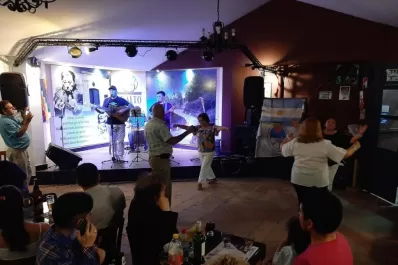 Folclore al mediodía y canciones al atardecer