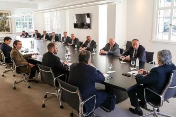 Fernández intentó llevar tranquilidad a los industriales