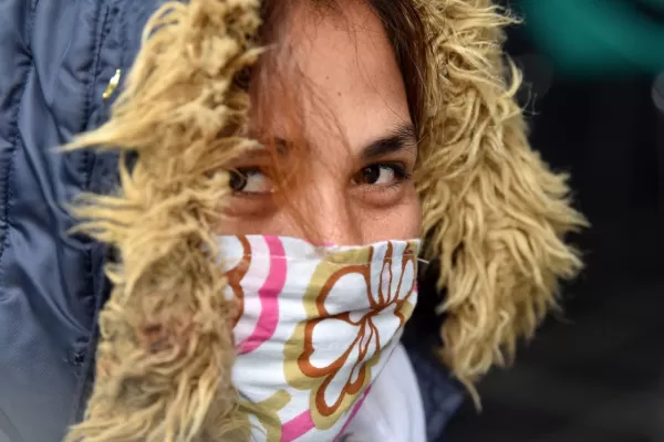Frío y pandemia: cómo se transformó el look de los tucumanos