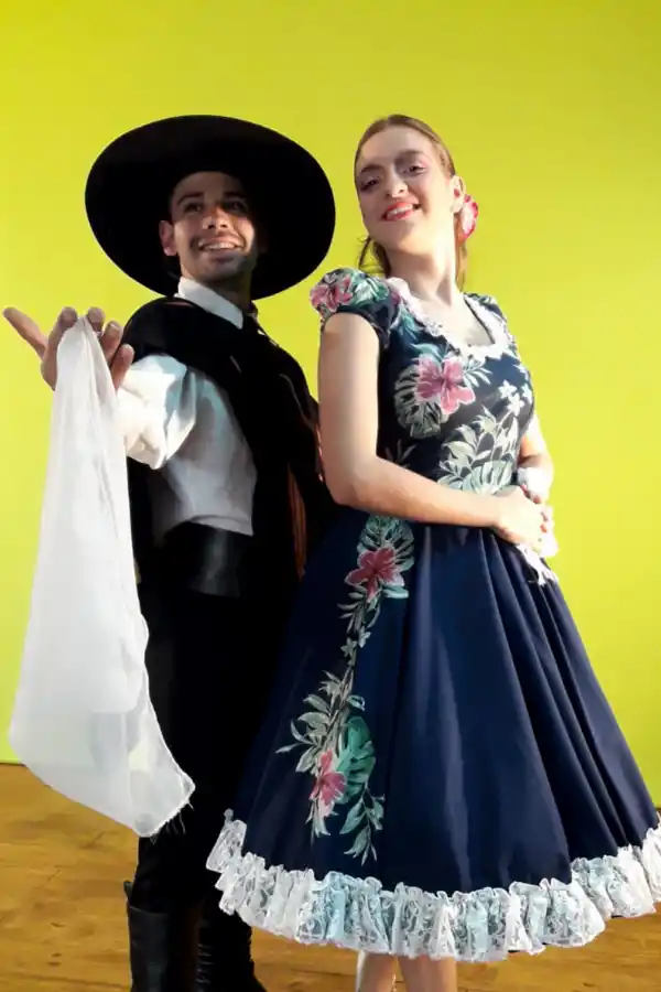 BAILARINES. Algunos de los artistas que colaboraron con el video de 