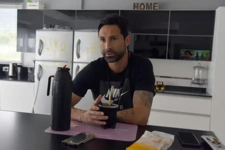 ¿SE QUEDA? “Se queda”, respondió confiado Mario Leito cuando le preguntaron sobre la continuidad de Cristian Lucchetti. la gaceta / foto de DIEGO ARAOZ