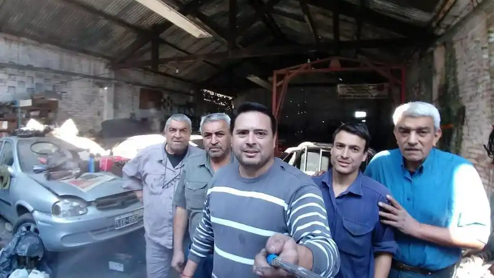 LOS MALDONADO. Una dinastía que empezó a gestarse en una cancha de básquet y ahora se consolida en el taller mecánico de la familia.