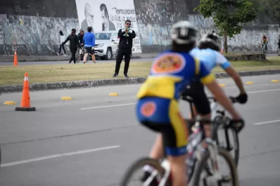 Se puede salir a correr y a andar en bicicleta, pero de manera individual y cerca de casa