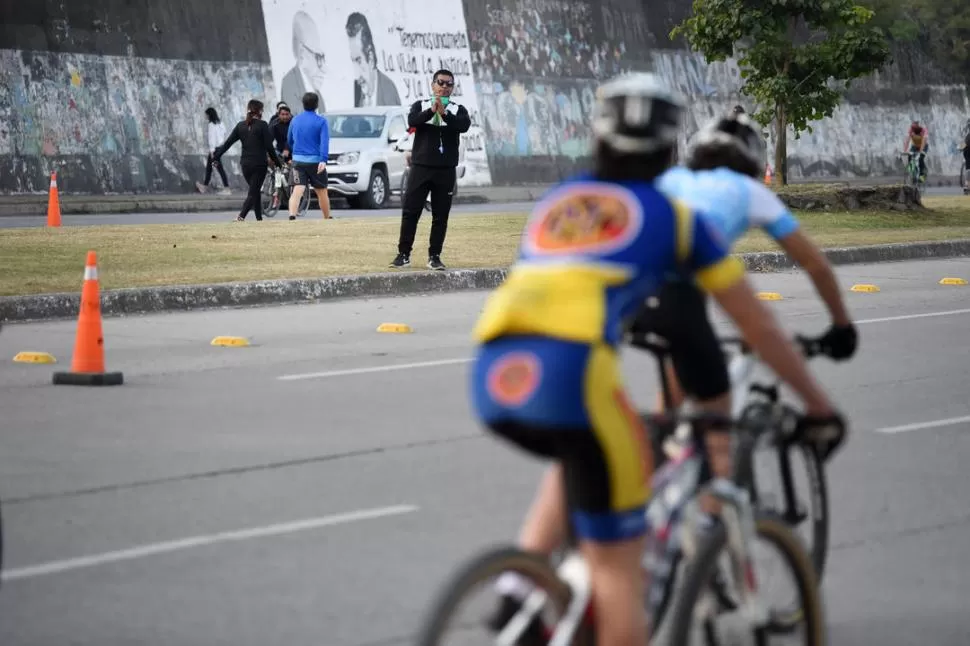 PERMITIDOS. Los ciclistas pueden salir, pero no en grupo. Foto ARCHIVO