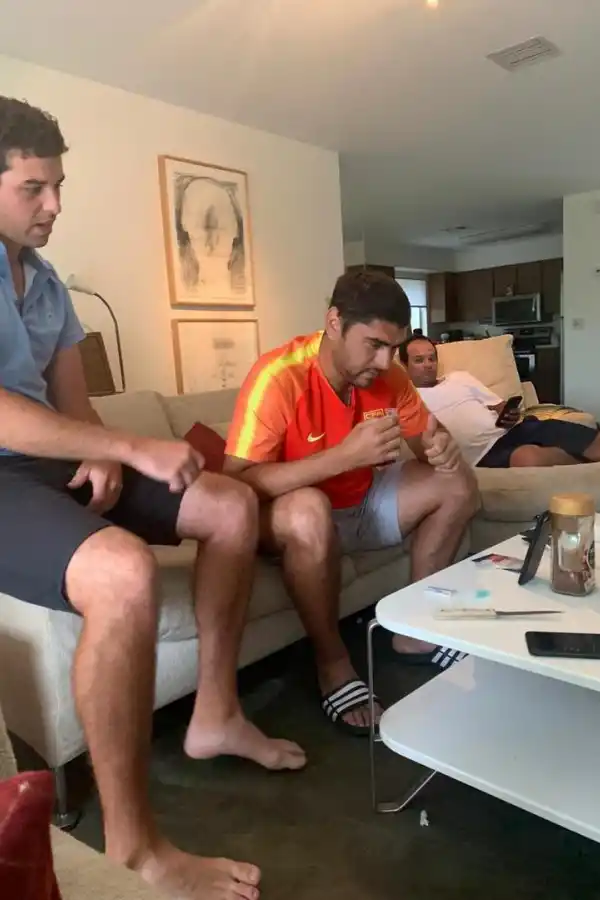 MOMENTOS. Ledesma, a punto de someterse a un prueba de coronavirus. 