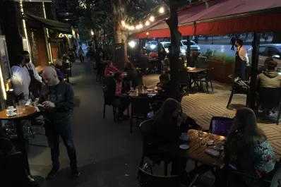 Alfaro avalará la ordenanza para que los bares puedan sumar mesas en las veredas