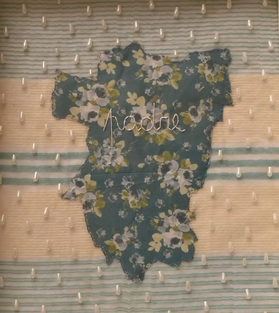 “TUCUMÁN”. La serie con diferentes colores, es un homenaje al padre sobre un mapa geográfico.