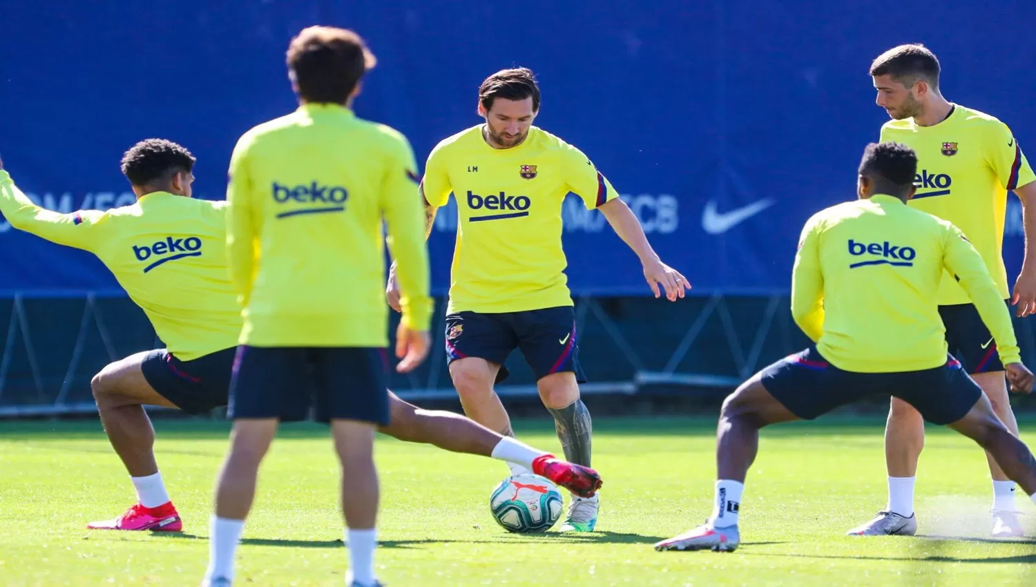 Lionel Messi, en la práctica del Barcelona, que visitará el sábado al Mallorca. (FOTO TOMADA DE TWITTER @FCBarcelona_es)