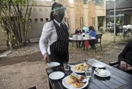 Y un día, fue posible otra vez sentarse a tomar un café