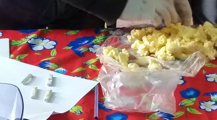 Llevaron alimentos para un pariente preso y les encontraron drogas entre el queso y la yerba