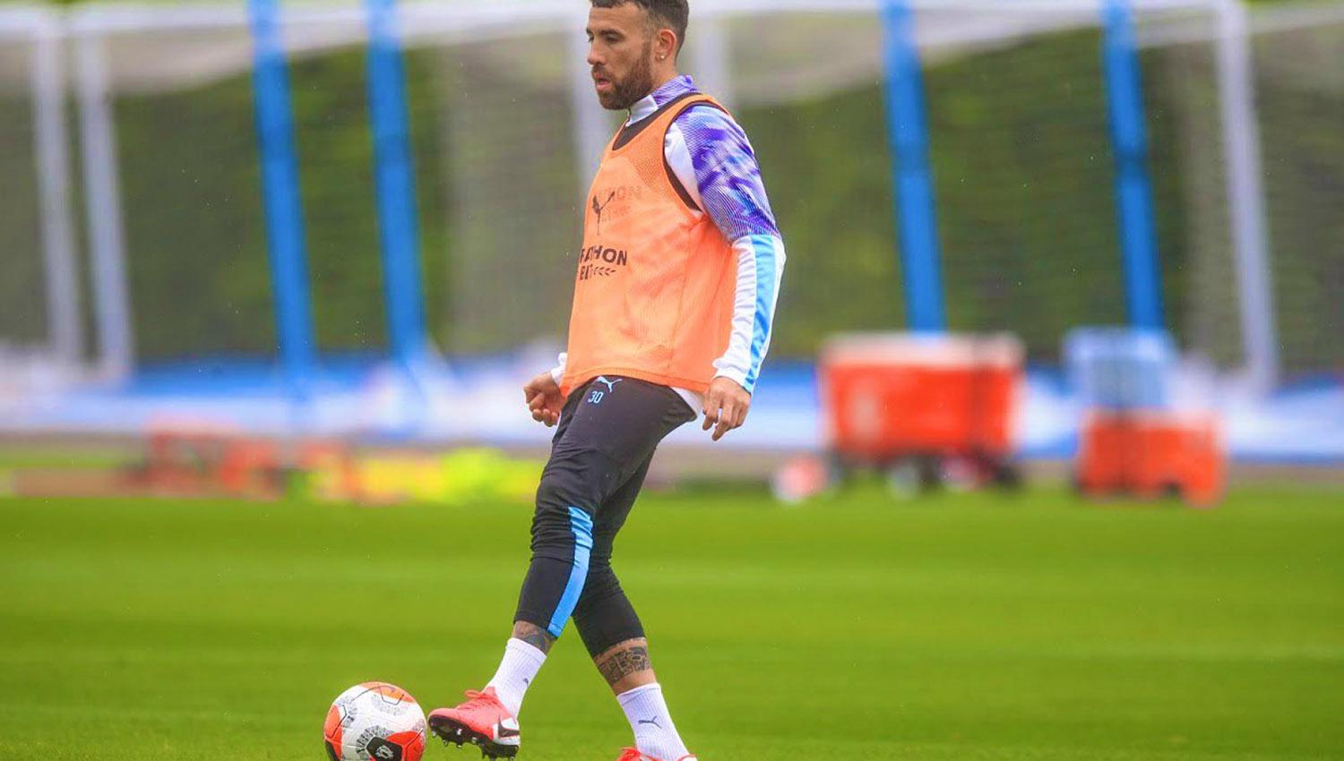 Nicolás Otamendi, del Manchester City, que el miércoles recibirá al Chelsea. (FOTO TOMADA DE TWITTER @ManCityES)