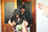 Casamientos por civil: sólo novios y testigos, con barbijos y sin festejo