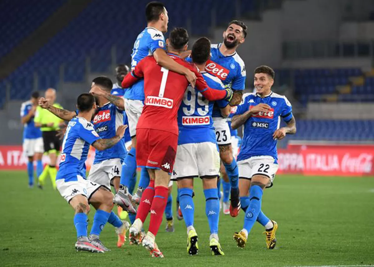 ALTO FESTEJO. Napoli hizo un gran partido aunque recién pudo festejar luego de los penales. 