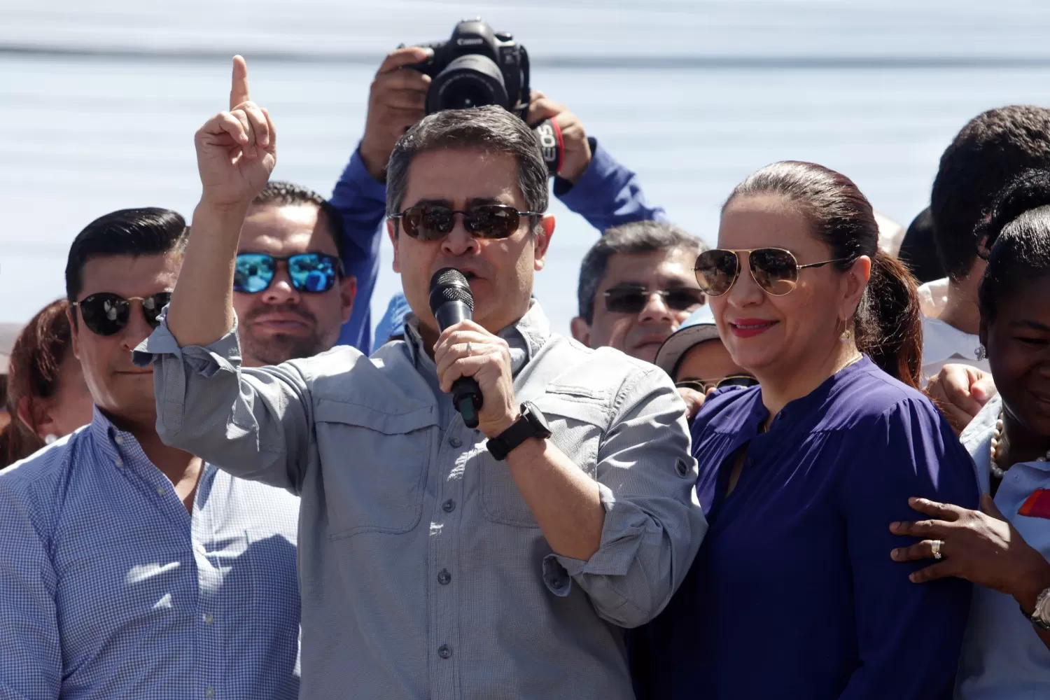 JUAN ORLANDO HERNÁNDEZ. El presidente de Honduras y su esposa tienen covid-19.