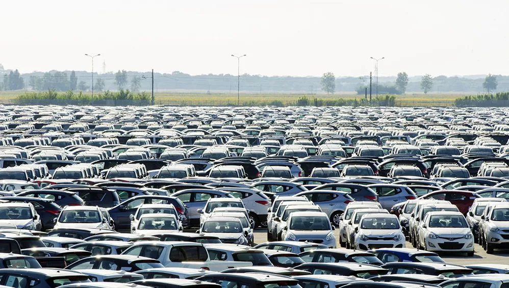 Automotrices ofrecen planes de ahorro de hasta 10 años para recuperar volumen de ventas