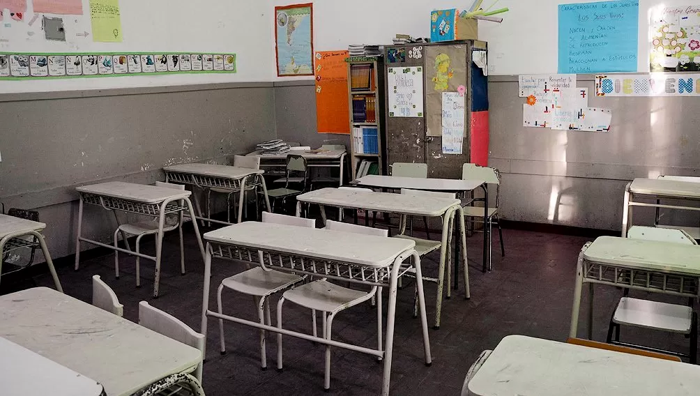 INEQUIDAD. Tres de cada 10 alumnos de primaria en Tucumán no cuentan con acceso a internet, y un porcentaje similar ni siquiera tiene celular o computadora en su hogar.