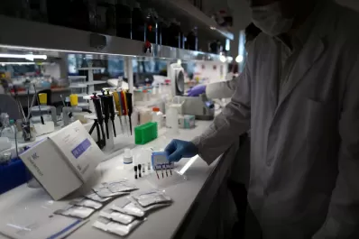 Murió un bebé de 13 días por coronavirus en Gran Bretaña