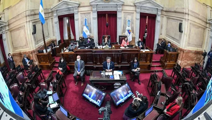 CRÍTICO. En su primer informe ante el Senado, en su rol de Jefe de Gabinete, Cafiero cuestionó las políticas del Gobierno de Mauricio Macri.