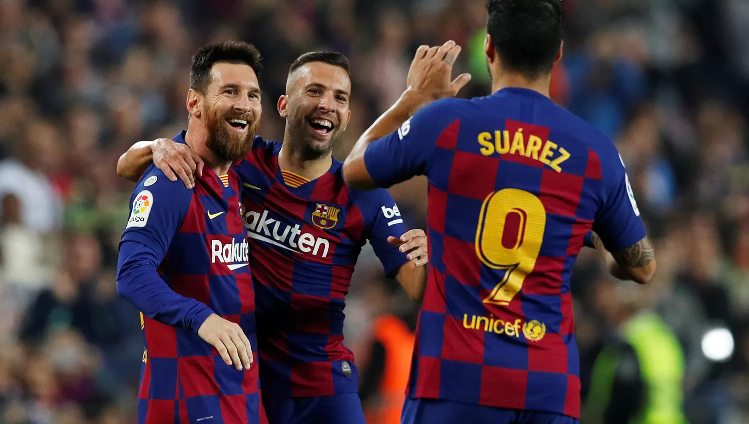 Amigos y compañeros de equipo: Alba, Suárez y Messi serán titulares en el equipo culé. (ARCHIVO)