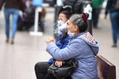 Seis personas murieron por coronavirus y el total de víctimas se acerca a 1.000