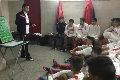Capé Sarría sumó su voz contra el parate del fútbol