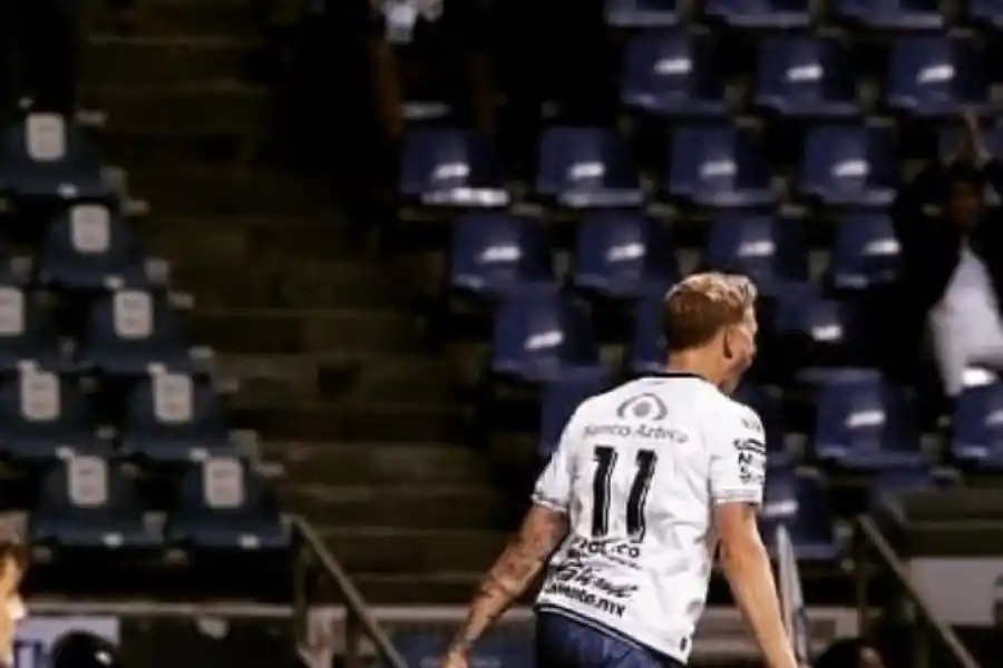 La foto que acompañó al mensaje del futbolista. FOTO TOMADA DE TWITTER.COM/POLACOMENENDEZ